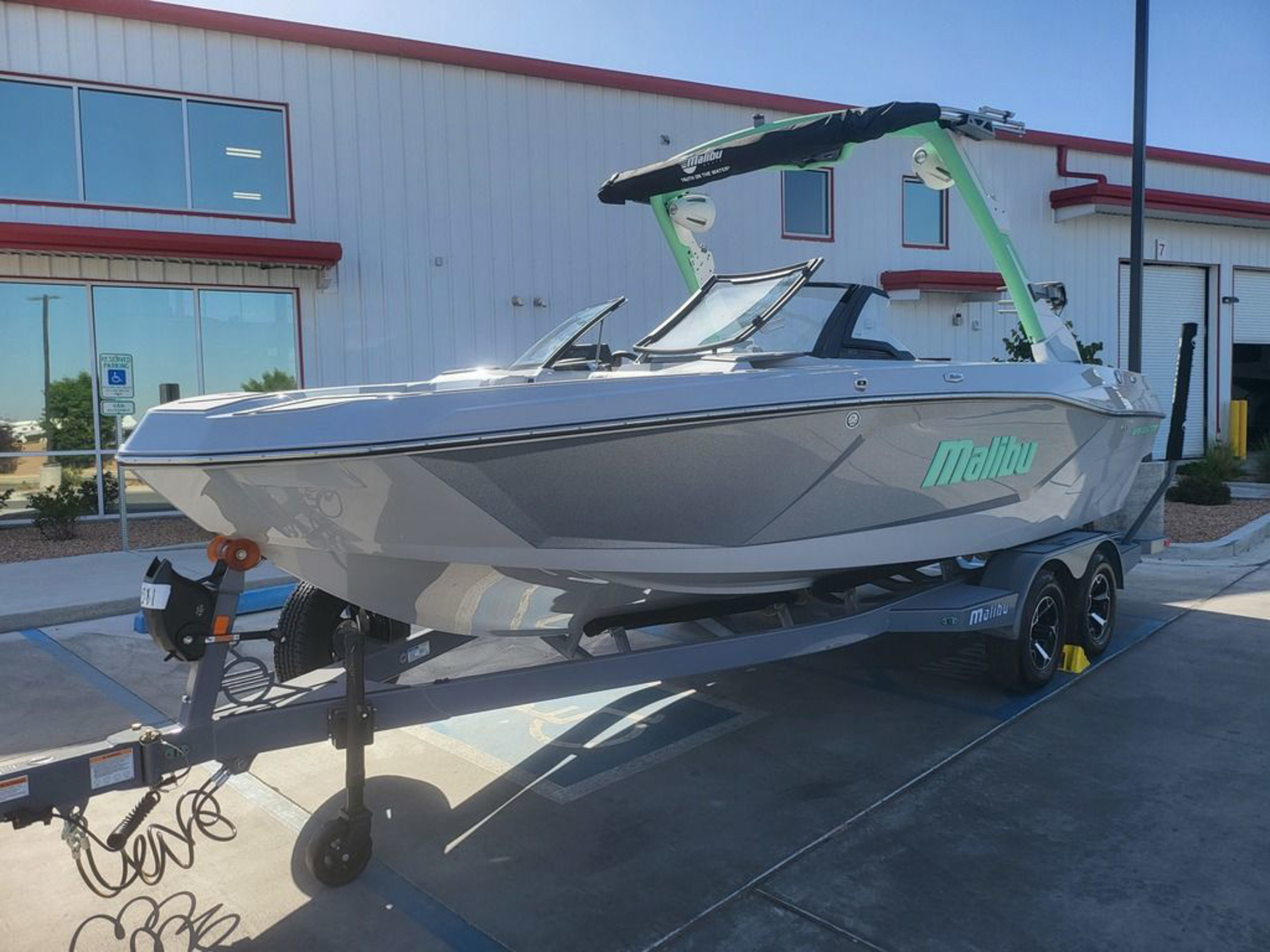 2026 Malibu Boats 21 LX