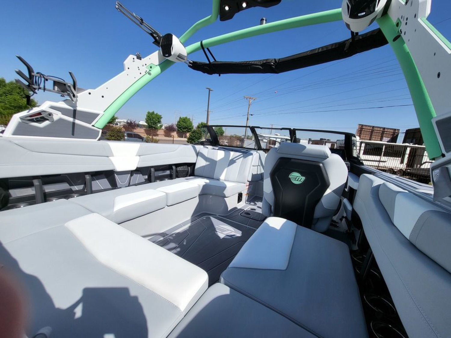 2026 Malibu Boats 21 LX