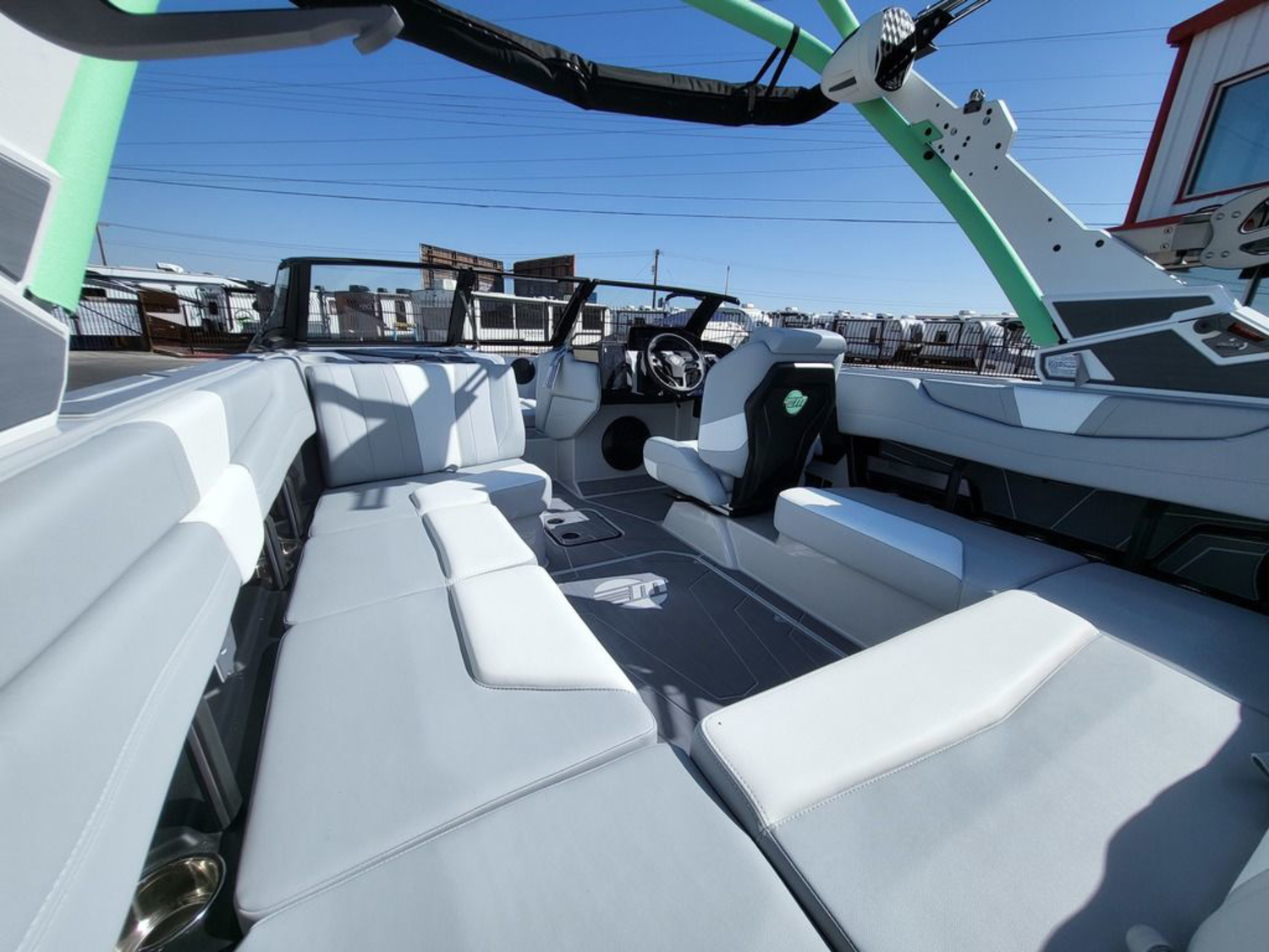 2026 Malibu Boats 21 LX