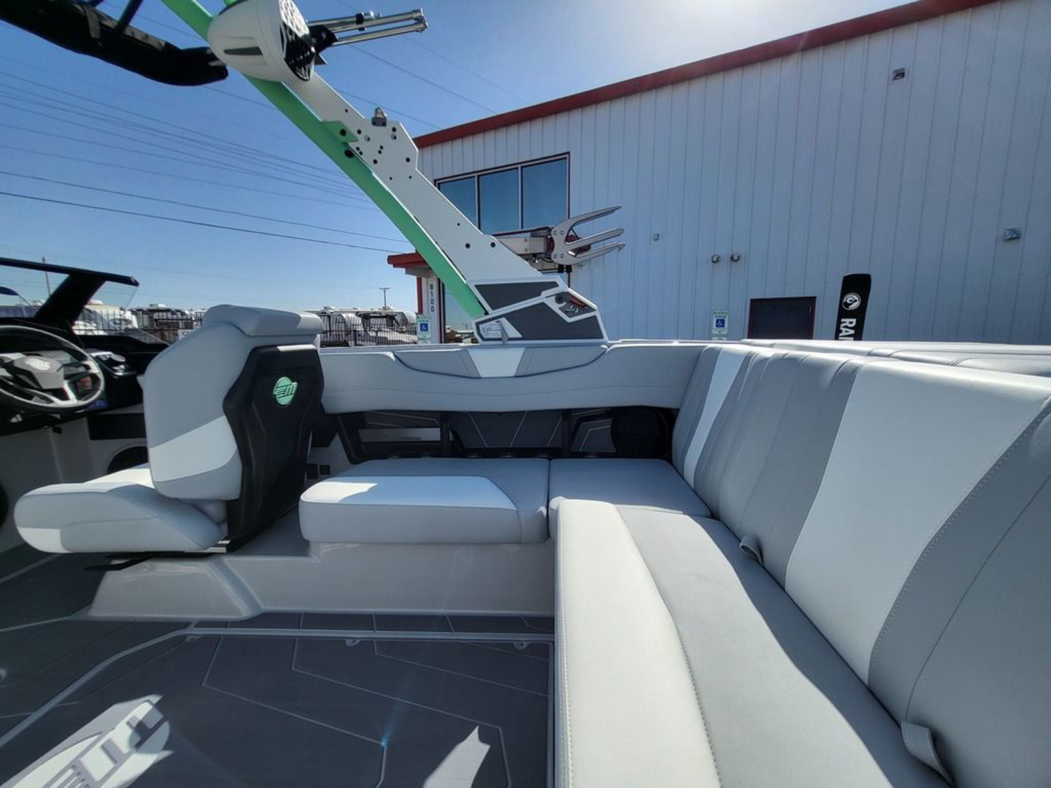2026 Malibu Boats 21 LX