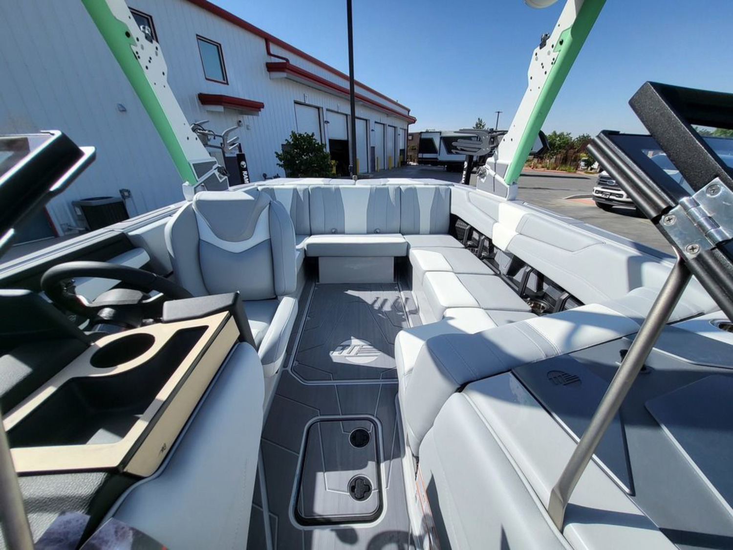 2026 Malibu Boats 21 LX
