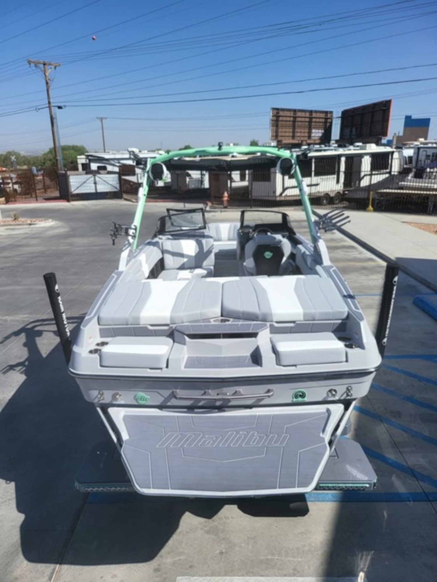 2026 Malibu Boats 21 LX
