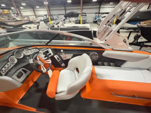 2014-mastercraft-x30-138464-image17