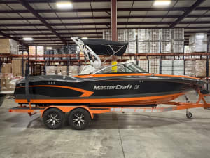 2014-mastercraft-x30-138464-image1
