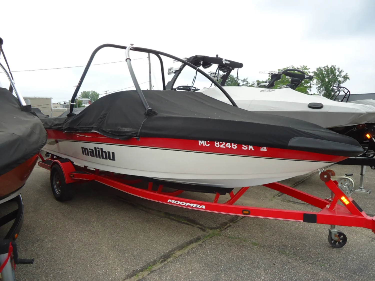 2002 Malibu 21 XTi, 532 hours, newer trailer