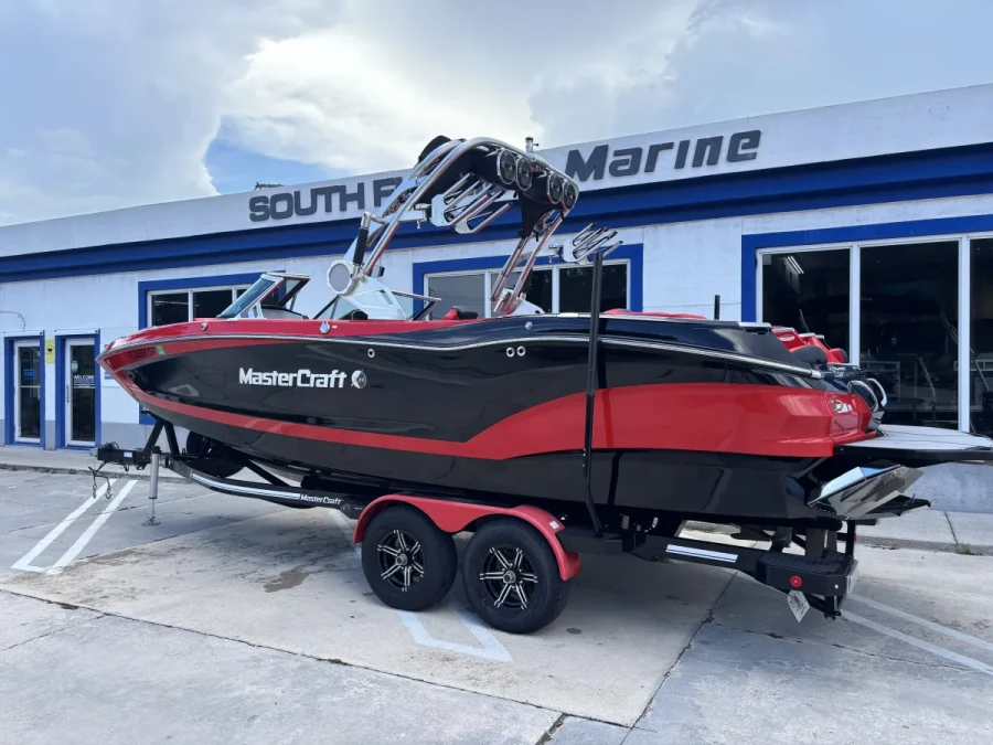 2020-mastercraft-x24-140166-image3.webp