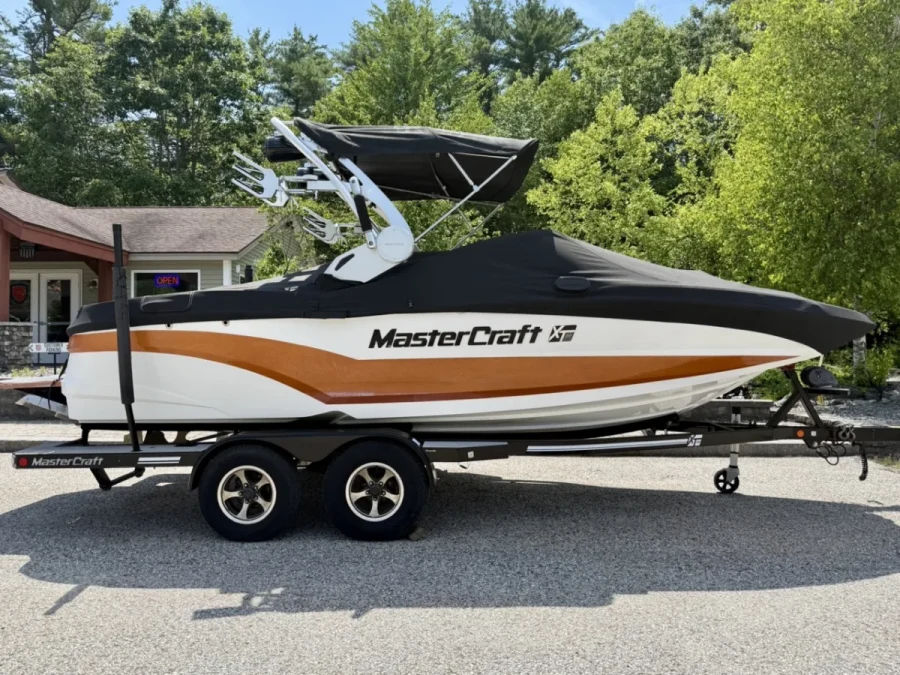 2017-mastercraft-xt20-140168-image1.webp