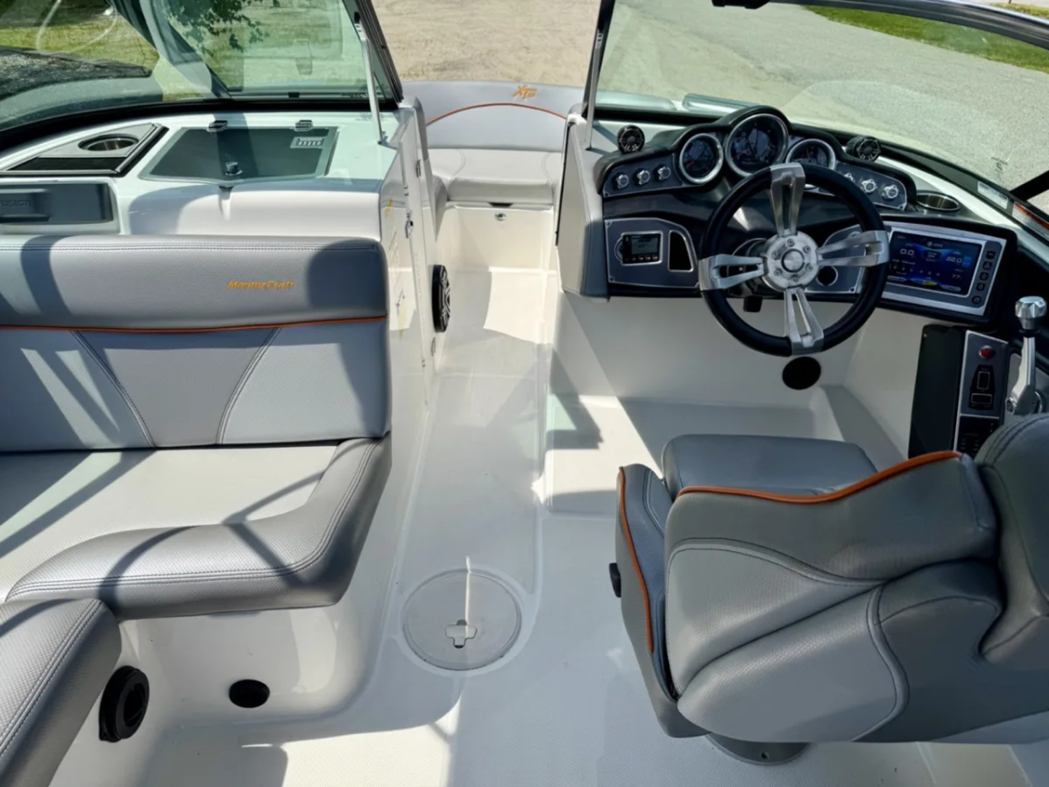 2017 MasterCraft XT20
