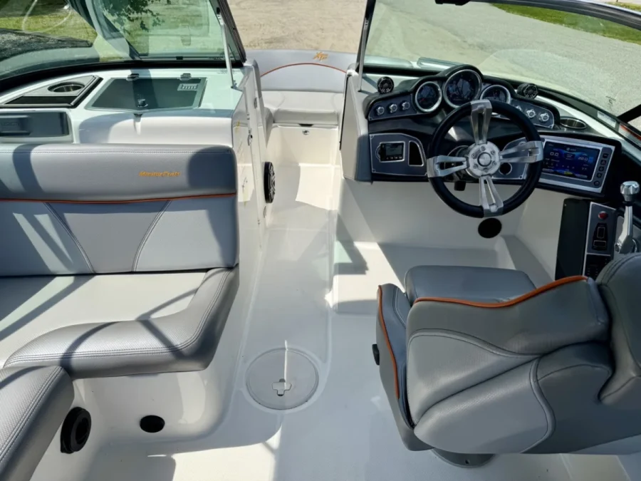 2017-mastercraft-xt20-140168-image4.webp