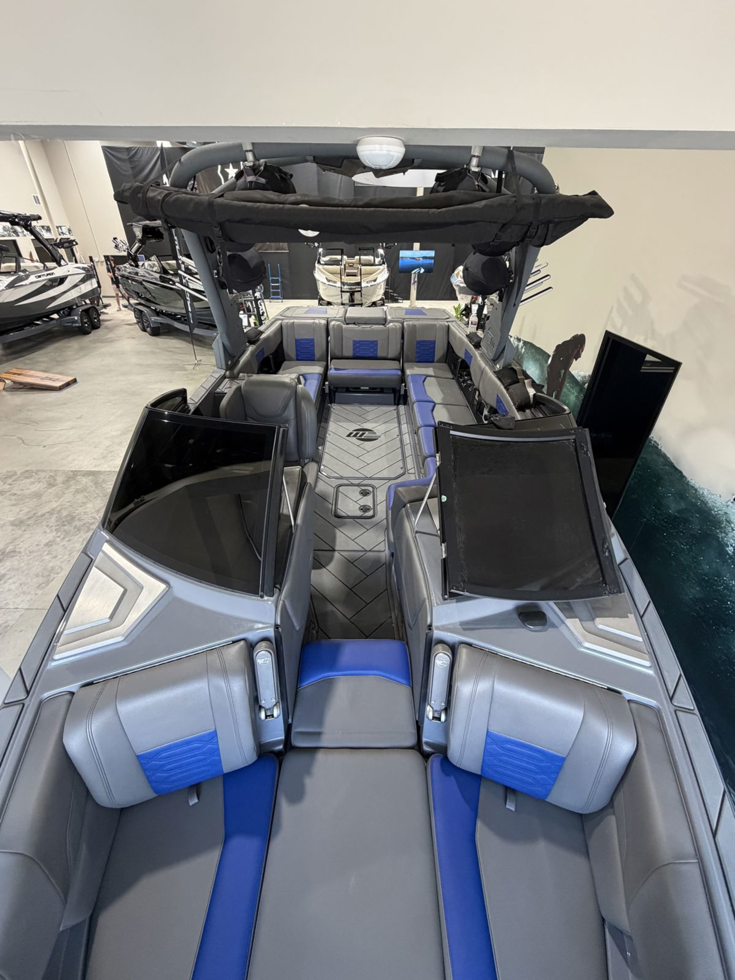 2022 Malibu 25 LSV