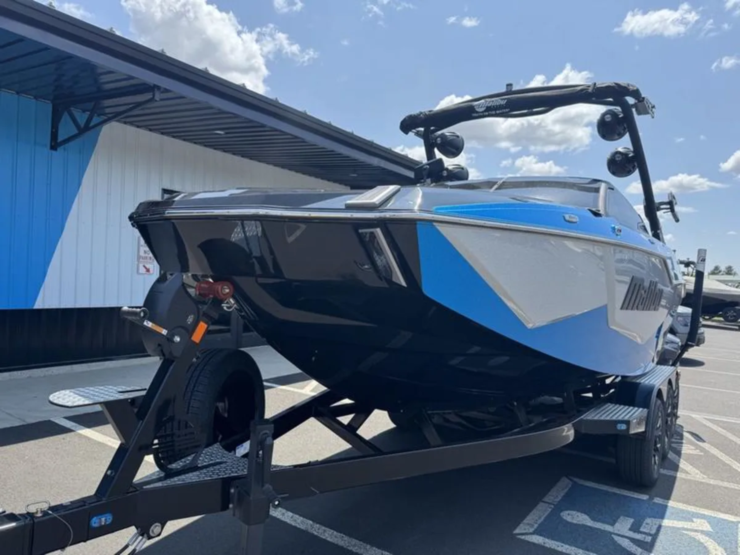 2025 Malibu M230 DEMO