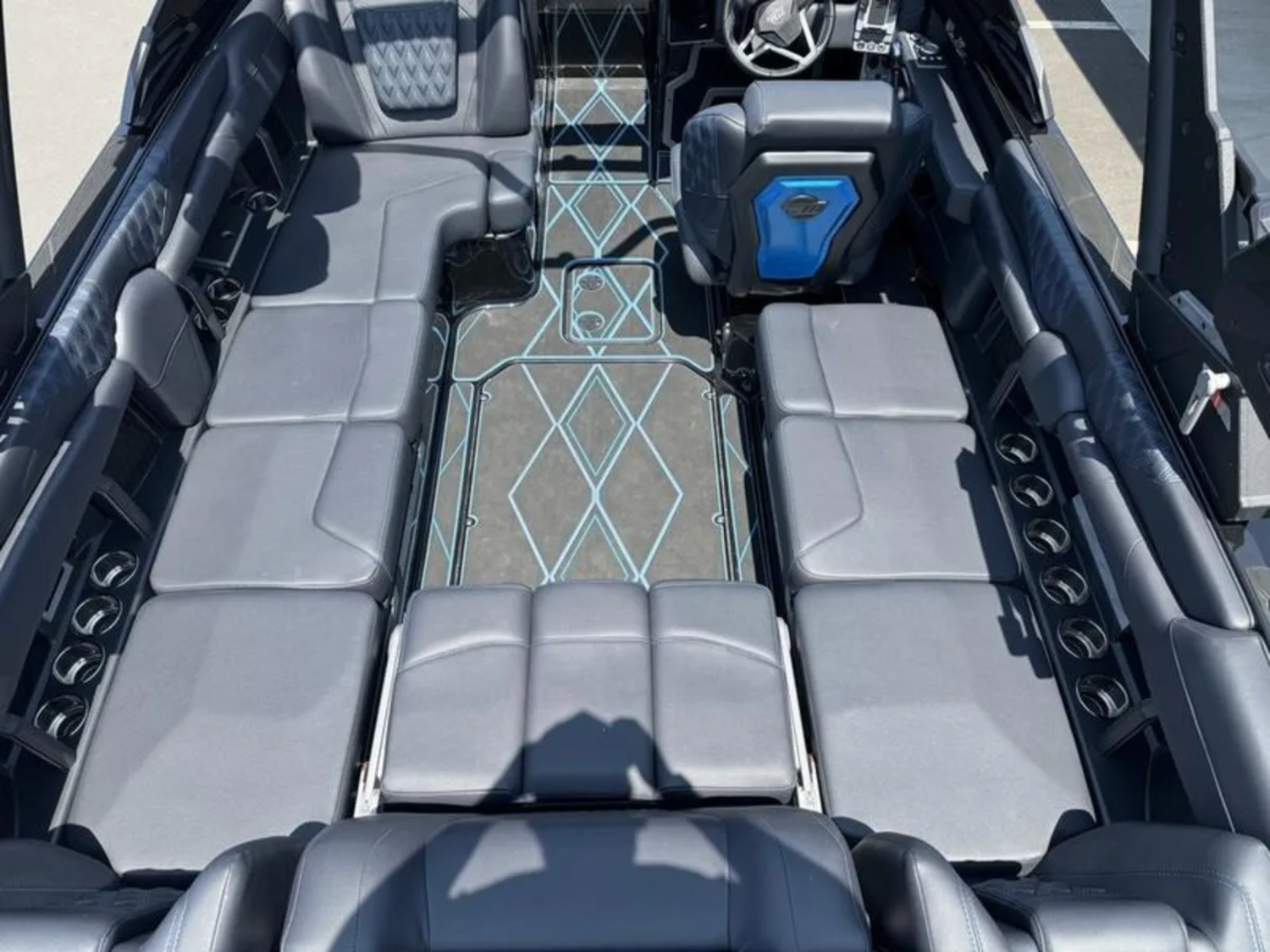 2025 Malibu M230 DEMO
