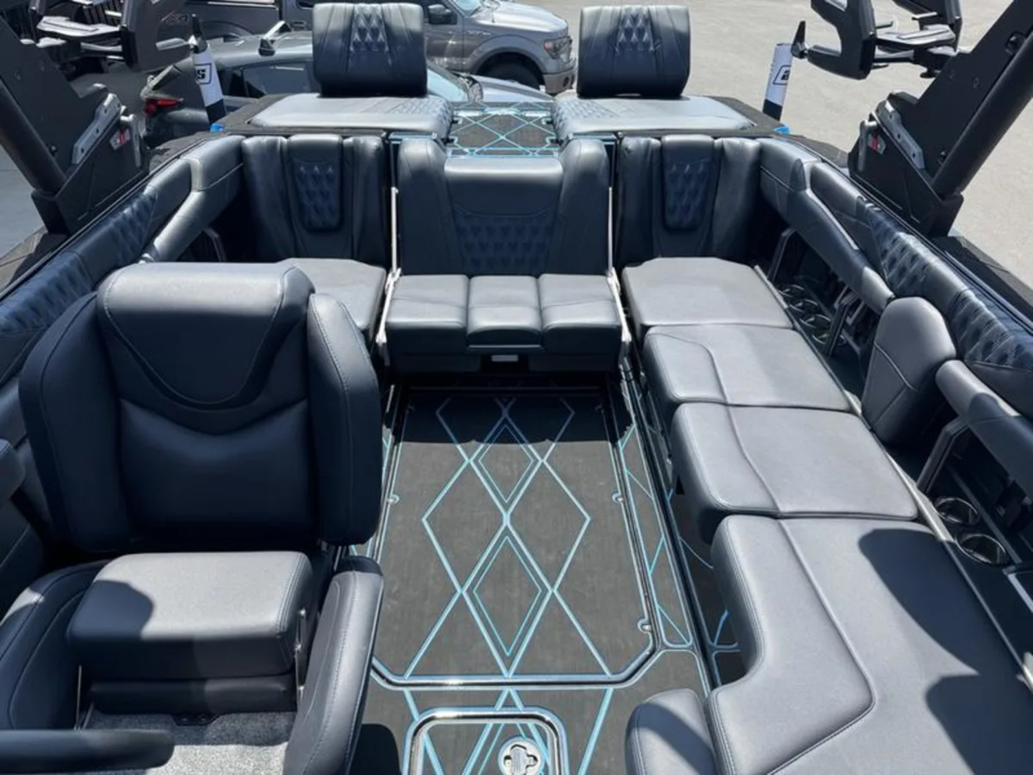 2025 Malibu M230 DEMO