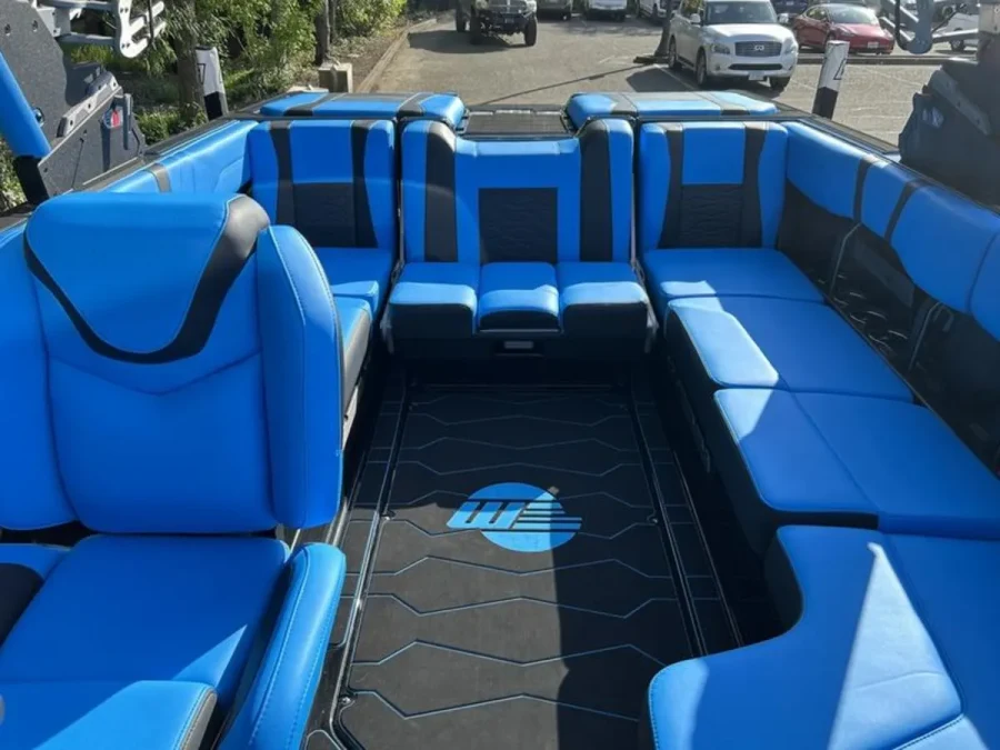 2025-malibu--wakesetter-23-mxz-140192-image2.webp