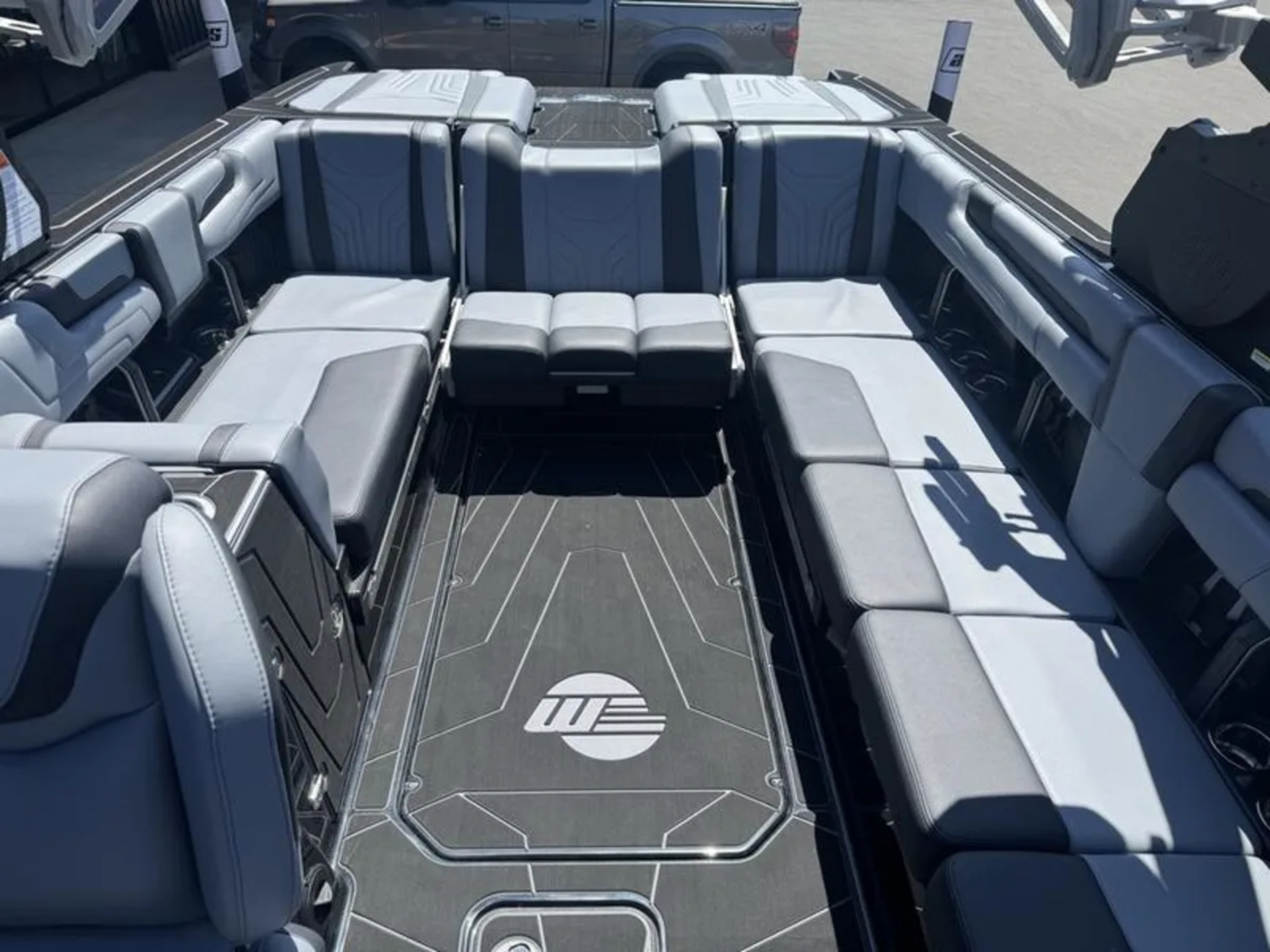 NEW 2025 Malibu 25LSV