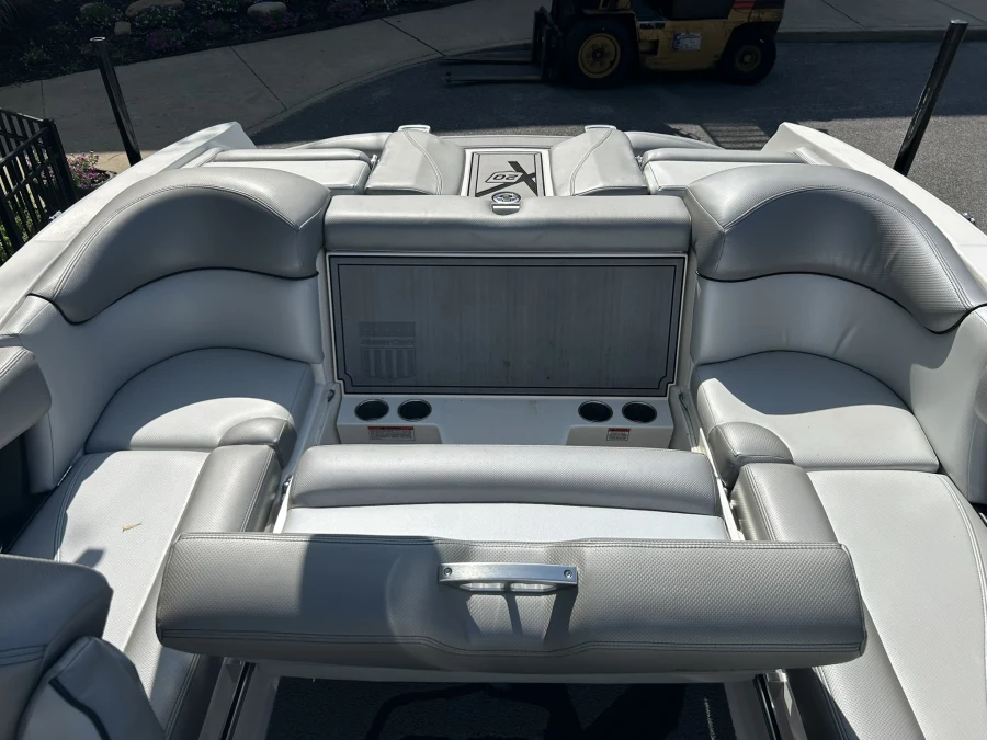 2016-mastercraft-x20-140197-image12