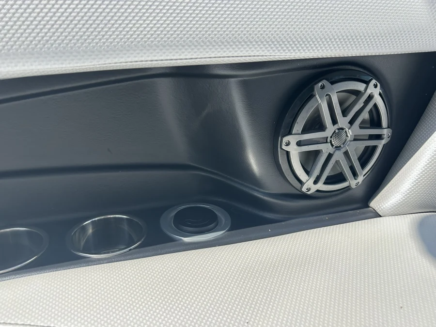 2016-mastercraft-x20-140197-image13