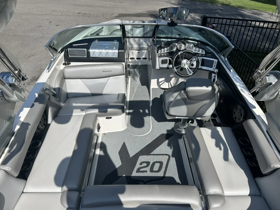 2016-mastercraft-x20-140197-image17