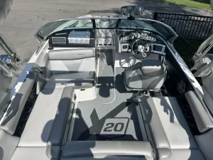 2016-mastercraft-x20-140197-image17