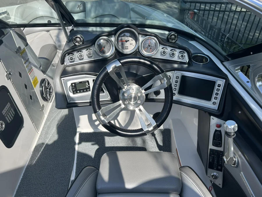 2016-mastercraft-x20-140197-image18
