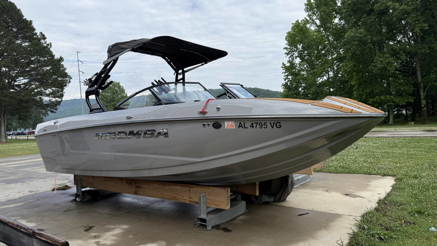 2025 MOOMBA MOJO
