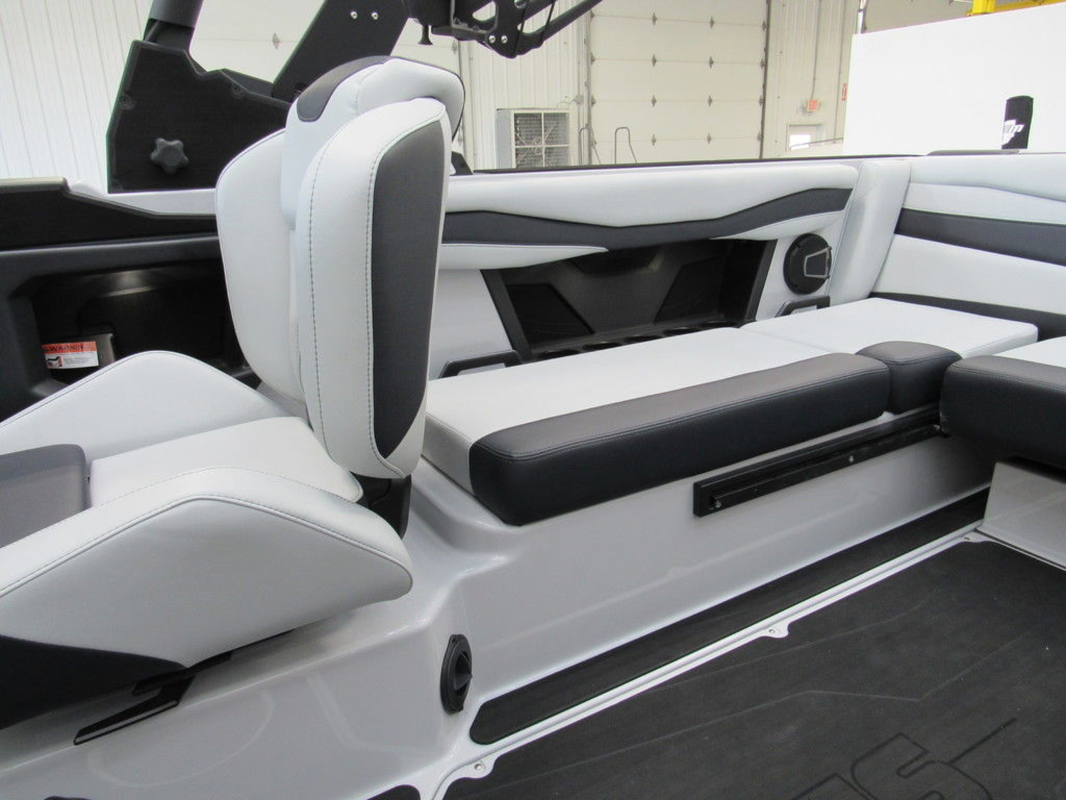 2026 Axis Wake Research A225