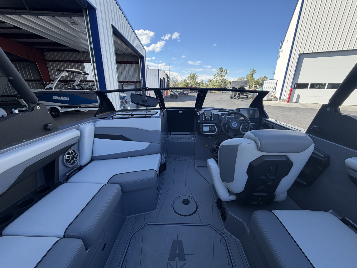 2022 Axis T220