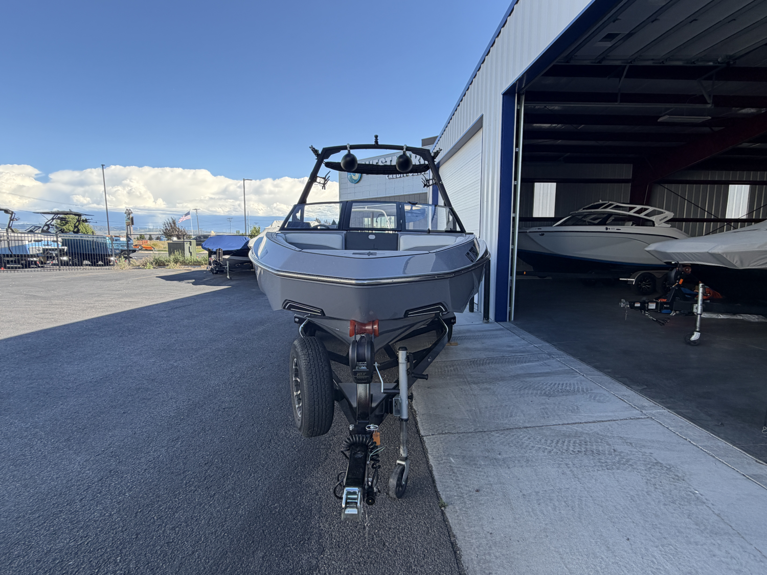 2022 Axis T220