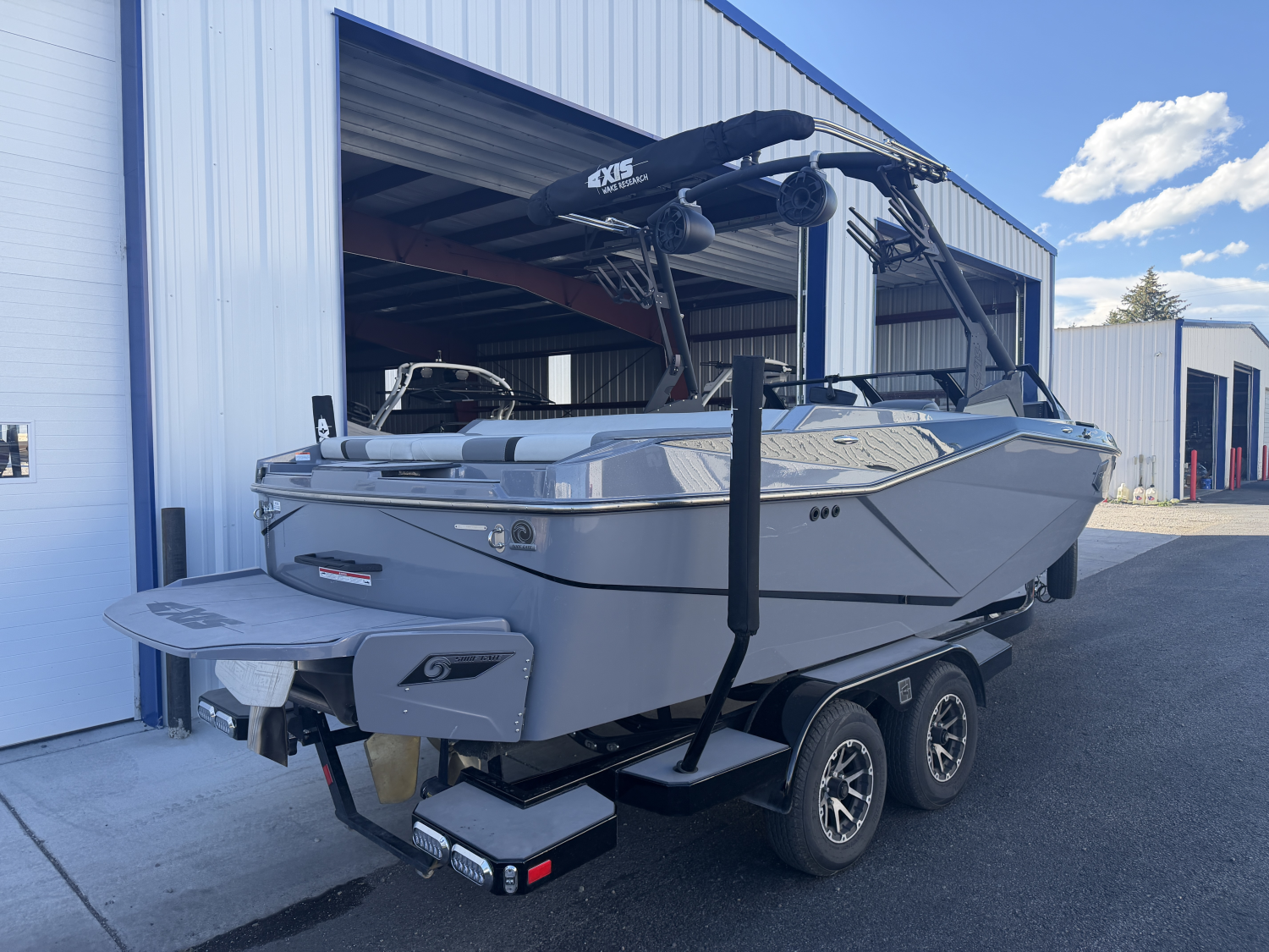 2022 Axis T220