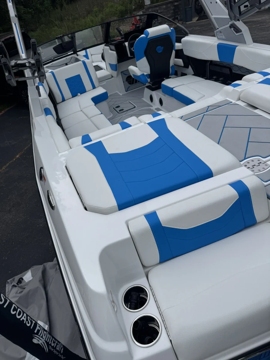 2026-malibu-wakesetter-23-lsv-140821-image1.webp