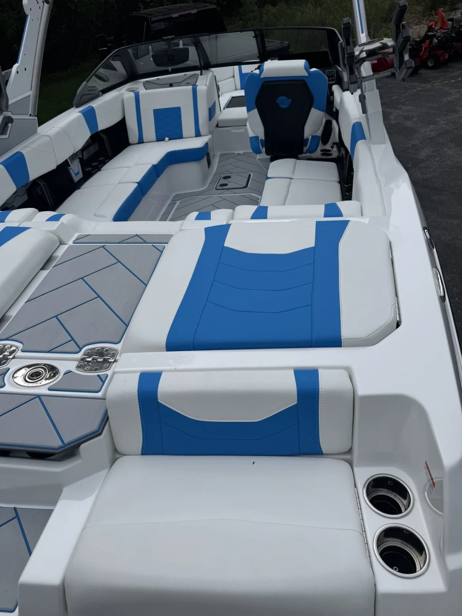 2026-malibu-wakesetter-23-lsv-140821-image10.webp