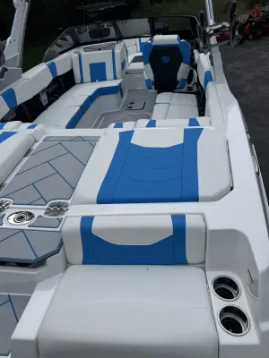 2026-malibu-wakesetter-23-lsv-140821-image10.webp
