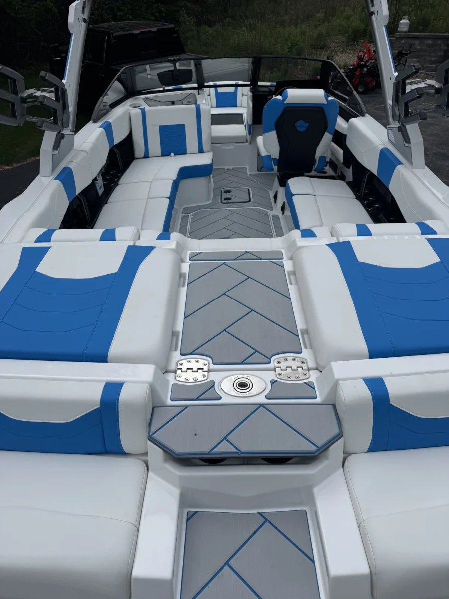 2026-malibu-wakesetter-23-lsv-140821-image12.webp