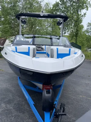 2026-malibu-wakesetter-23-lsv-140821-image2.webp