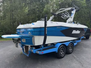 2026-malibu-wakesetter-23-lsv-140821-image8.webp