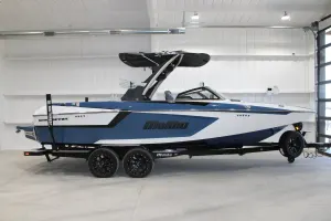 2023-malibu-wakesetter-24-mxz-140834-image0.webp