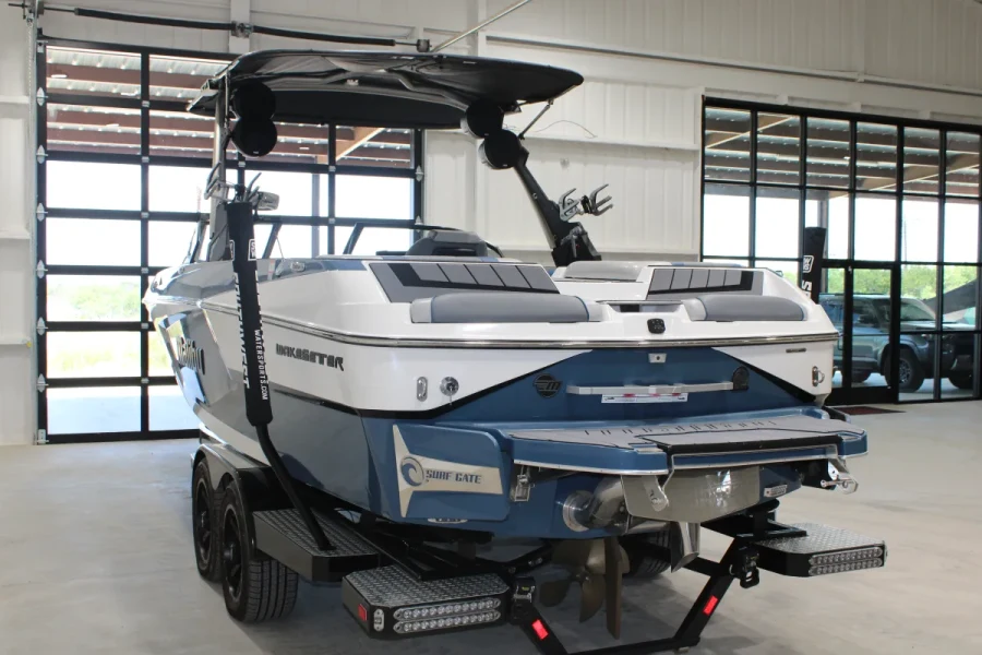2023-malibu-wakesetter-24-mxz-140834-image9.webp