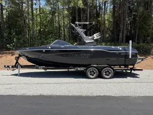 2019-malibu-wakesetter-25-lsv-140846-image0.webp