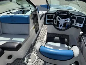 2019-mastercraft-nxt20-140849-image4.webp