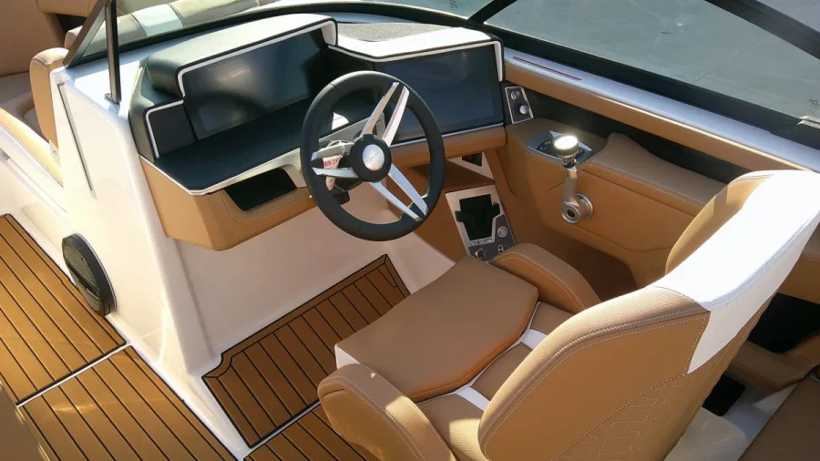 2025-mastercraft-x24-140851-image1.webp