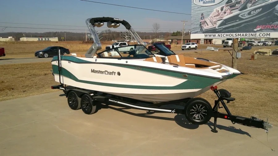 2025-mastercraft-x24-140851-image3.webp