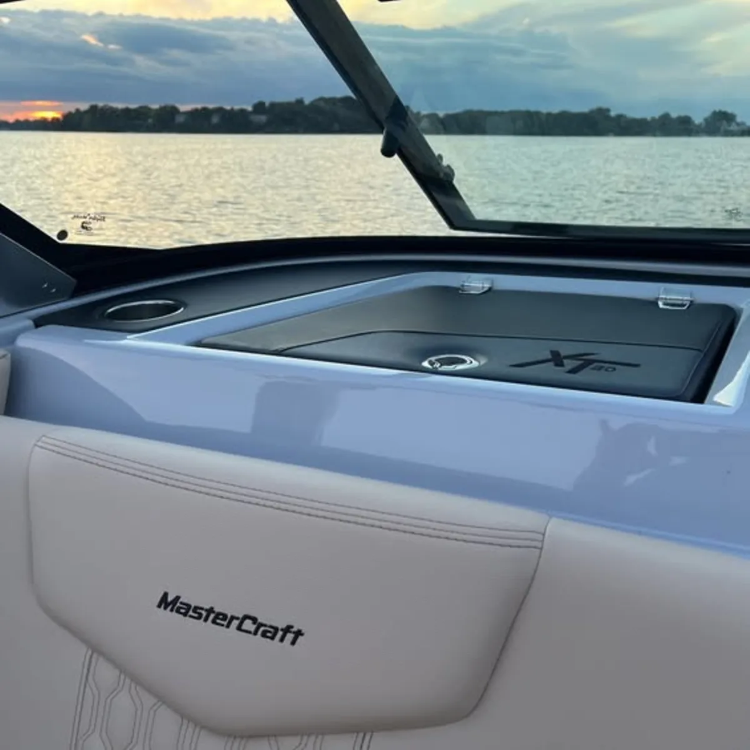 2024 Mastercraft XT20