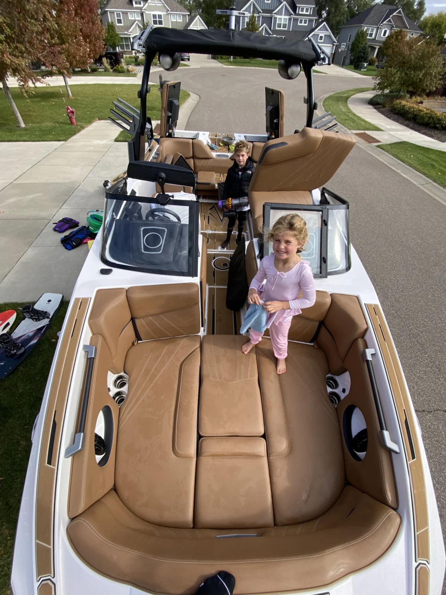 2022 Supra Boats SA400  LIKE NEW!