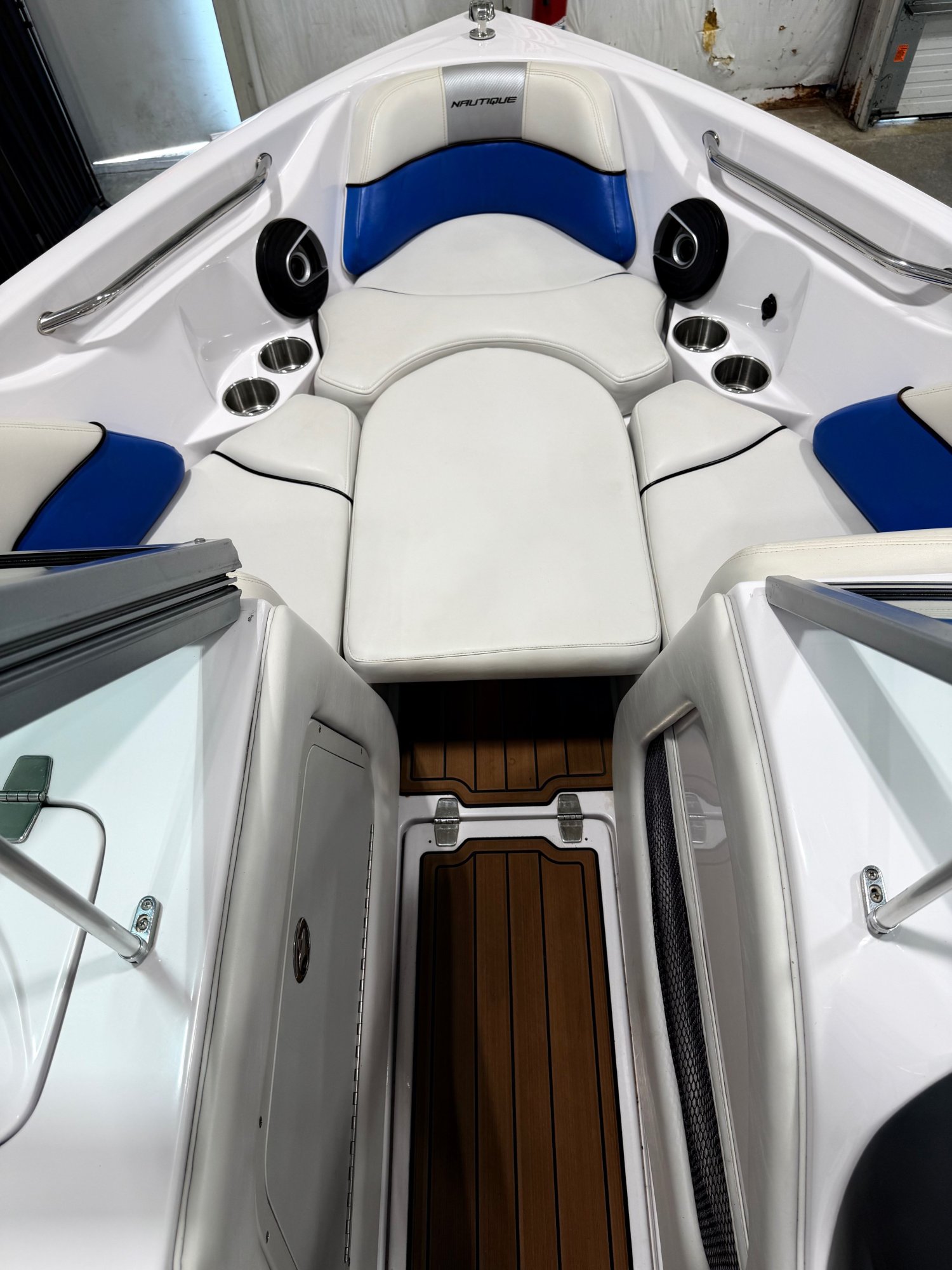 2009 Nautique 220 TE