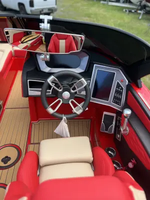 2023-mastercraft-x24-140893-image2.webp
