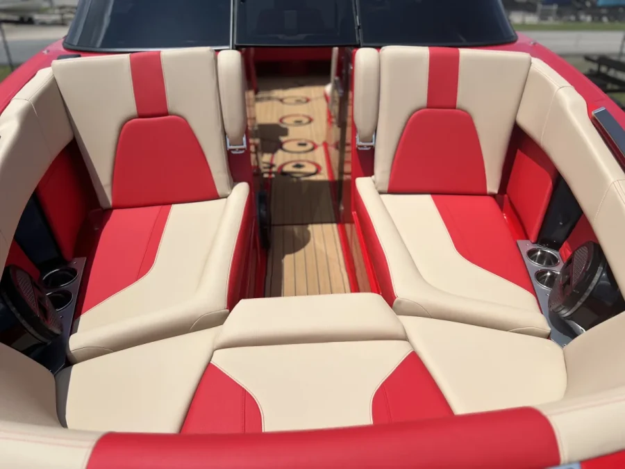 2023-mastercraft-x24-140893-image3.webp