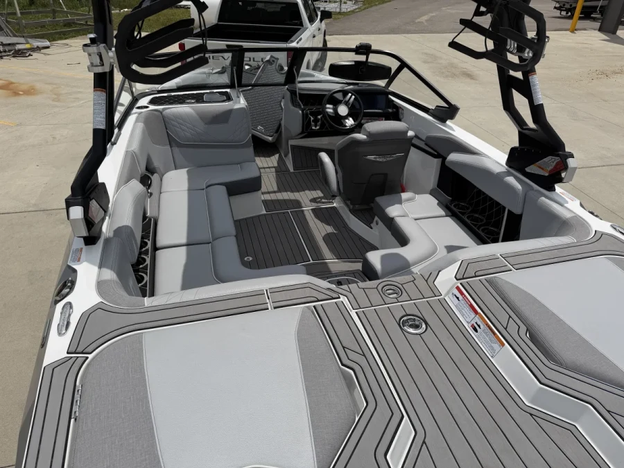 2021-nautique-gs20-140913-image4.webp
