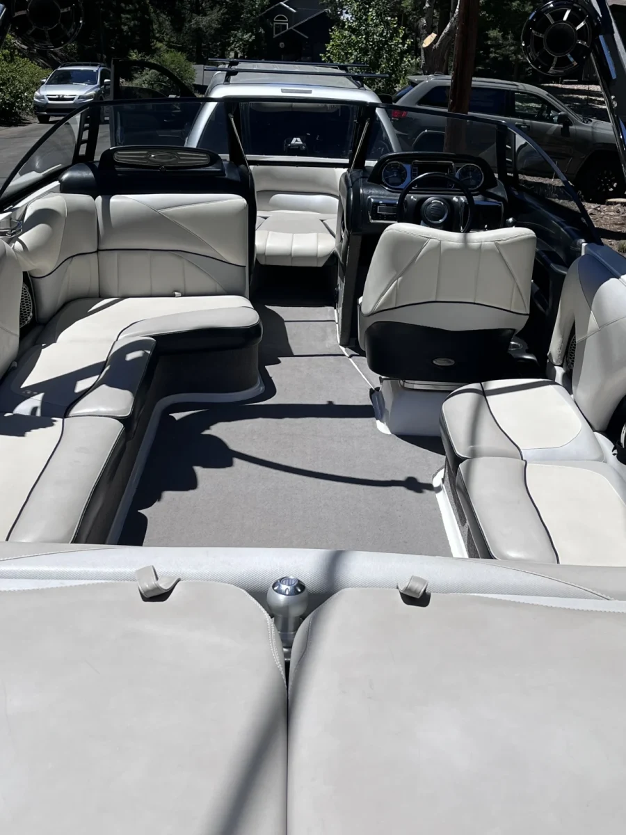 2011-malibu-wakesetter-247-lsv-140922-image6.webp