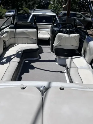 2011-malibu-wakesetter-247-lsv-140922-image6.webp