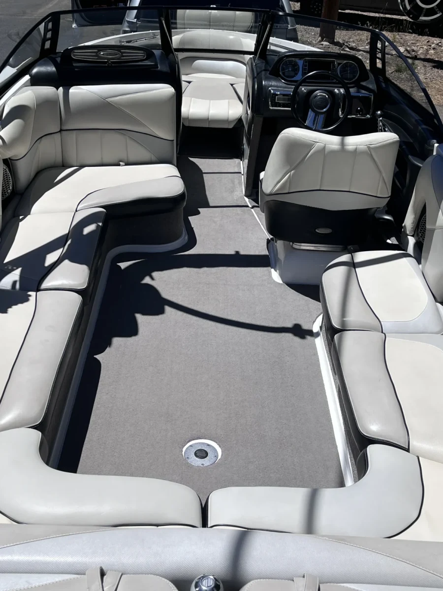 2011-malibu-wakesetter-247-lsv-140922-image7.webp